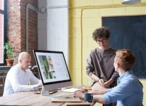 Luật Khám bệnh, chữa bệnh là văn bản pháp luật nền tảng, cần được phổ biến sâu rộng trong bệnh viện.