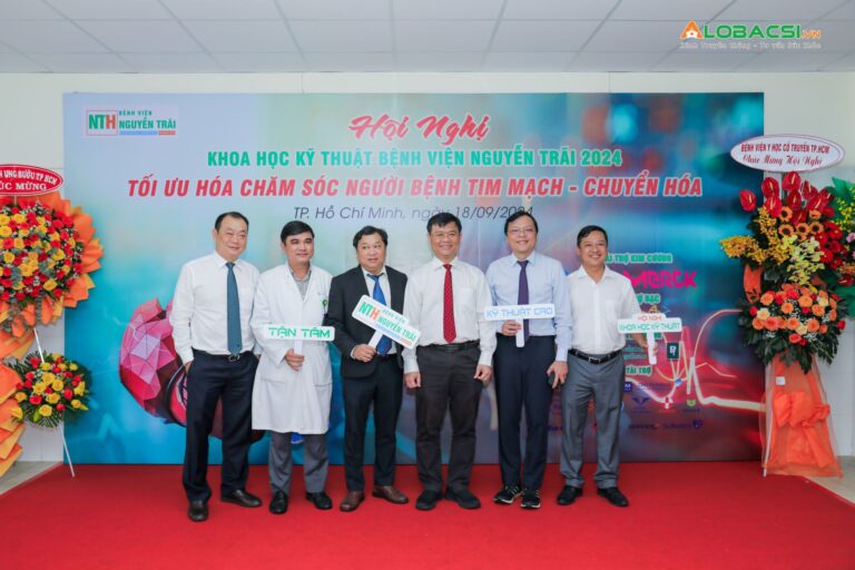 Toàn cảnh Hội nghị Khoa học Kỹ thuật thường niên 2024 của Bệnh viện Nguyễn Trãi