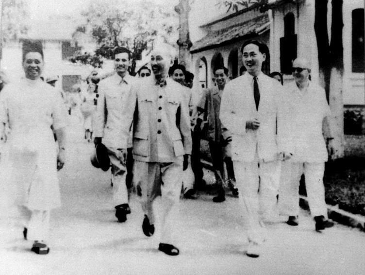 Từ lời dạy của Bác đến thực tiễn Khoa Y học cổ  truyền phát triển kỹ thuật kết hợp Đông tây y