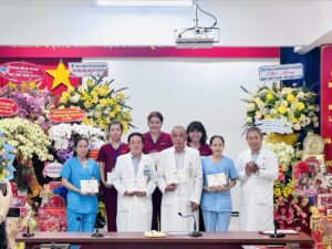 VINH DANH NHỮNG “BLOUSE TRẮNG” TẬN TỤY: LỄ TRAO KỶ NIỆM CHƯƠNG “VÌ SỨC KHỎE NHÂN DÂN”